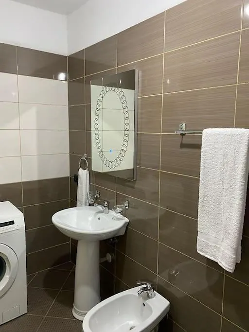 Lake View Apartment Pogradec Albanië